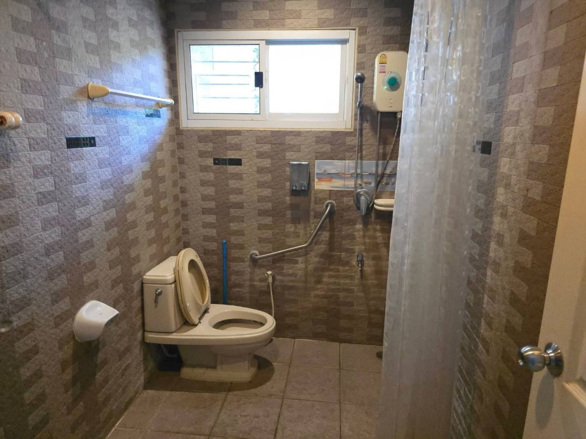 รูป ขายบ้านในโครงการ หมู่บ้าน เอ็มเพอเร่อร์ 2 เมืองเชียงใหม่ ถนนวงแหวนรอบ 2 เดินไปโลตัสรวมโชคได้ (H469) T.0946511456 - รูปที่ 13/15