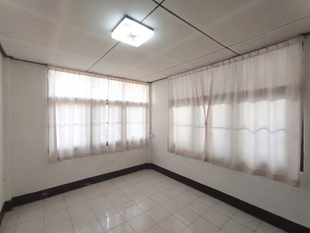 รูป 🏡 บ้านเดี่ยวชั้นเดียว ติวานนท์ 32 "หมู่บ้านพัฒนจิต" เพียง 3.99 ล้านบาท ✨ - รูปที่ 5/13