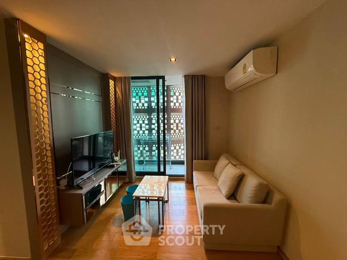 picture 2-BR Condo at Altitude Define near MRT Sam Yan (ID 2970514) - 1/5