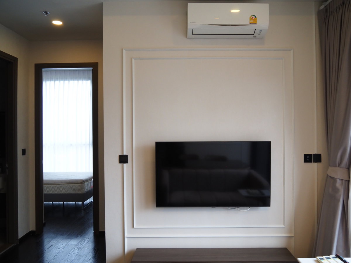 picture Ready to move 2 bed 1 bath condo for rent Park Origin Thonglor - 8/18