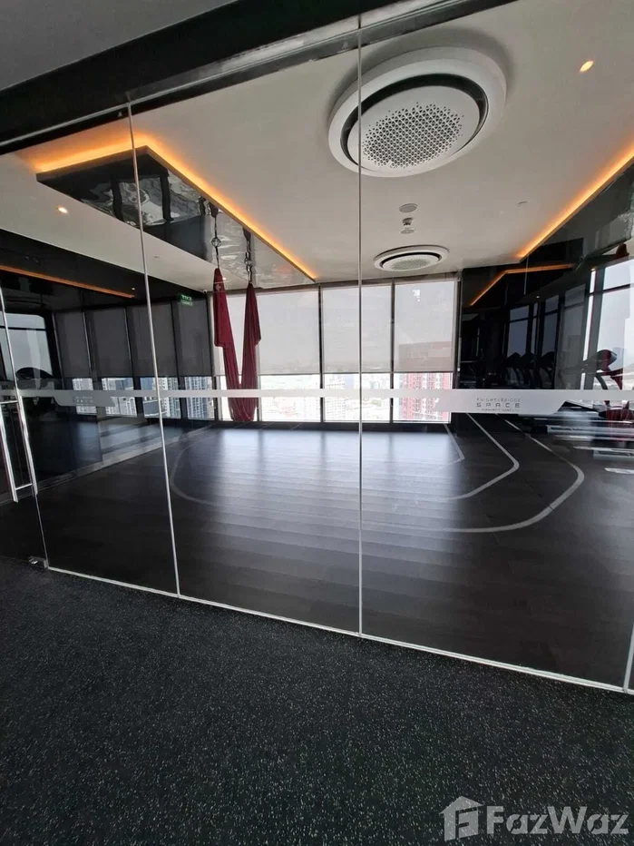 picture Stylish Duplex | Floor 17 | Rooftop | BTS Direct 6296623 - 12/29