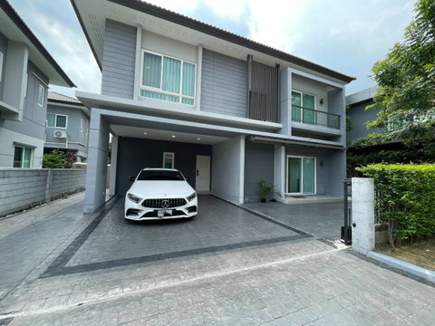 House for rent at Centro Bangna-Wongwaen Village ⭐️ 61 sq.wah, 200 sq.m usable area - 4 bedrooms - 3 bathrooms