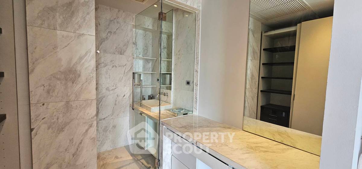 picture 4-BR Condo at Aequa Sukhumvit 49 Condominium near BTS Thong Lor (ID 2764828) - 28/32