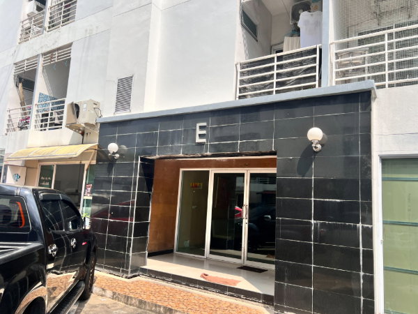 picture **Owner selling directly*** 📌 Condo for sale: JW Suite Chokchai 4, Studio, 5th floor, Building E. Pets allowed (previously kept as pets) - 19/25