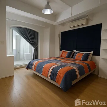 Witthayu Complex Condominium 6440881