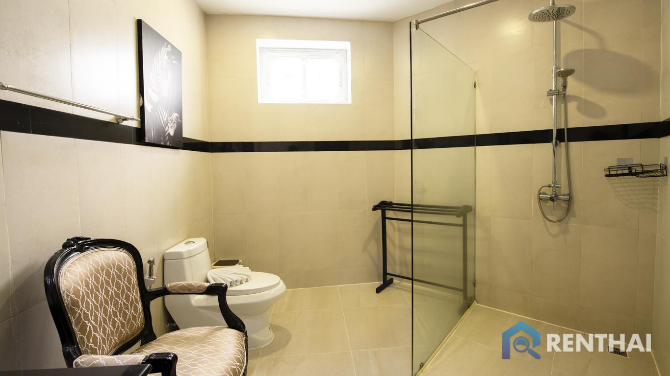 รูป บ้านสุดหรูสไตล์โมเดิร์น ในสนามกอล์ฟฟินิกซ์ - รูปที่ 14/20
