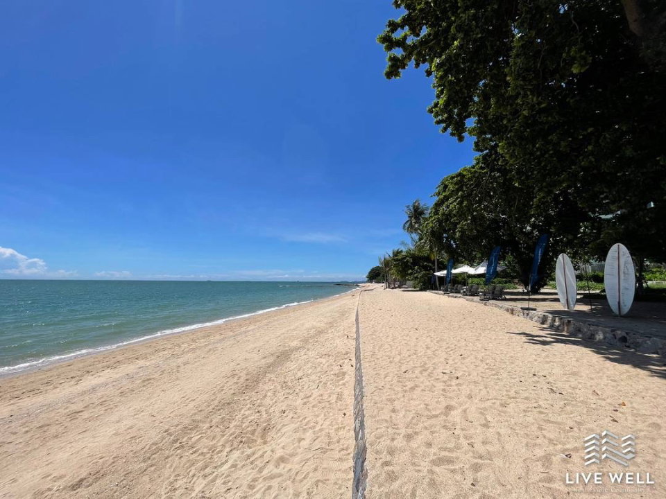 picture For sale The Riviera Wongmat Beach Corner Room - 30/34