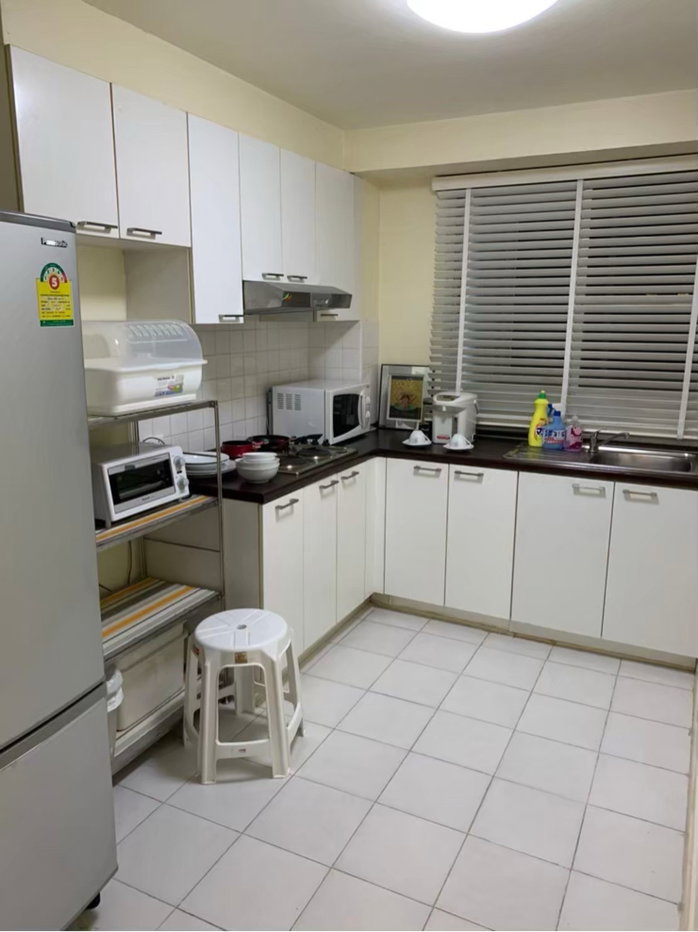 รูป ขาย คอนโด 49 plus 2 ห้องนอน ขนาด 105ตรม. รีโนเวทใหม่ เฟอร์ครบ พร้อมเข้าอยู่ (860ม. จาก BTS ทองหล่อ) - รูปที่ 21/30