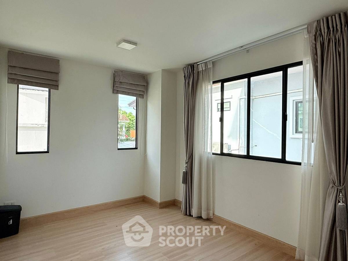 รูป ทาวน์เฮ้าส์ 3-ห้องนอน ใน ลาดพร้าว (ID 2966884) - รูปที่ 13/26