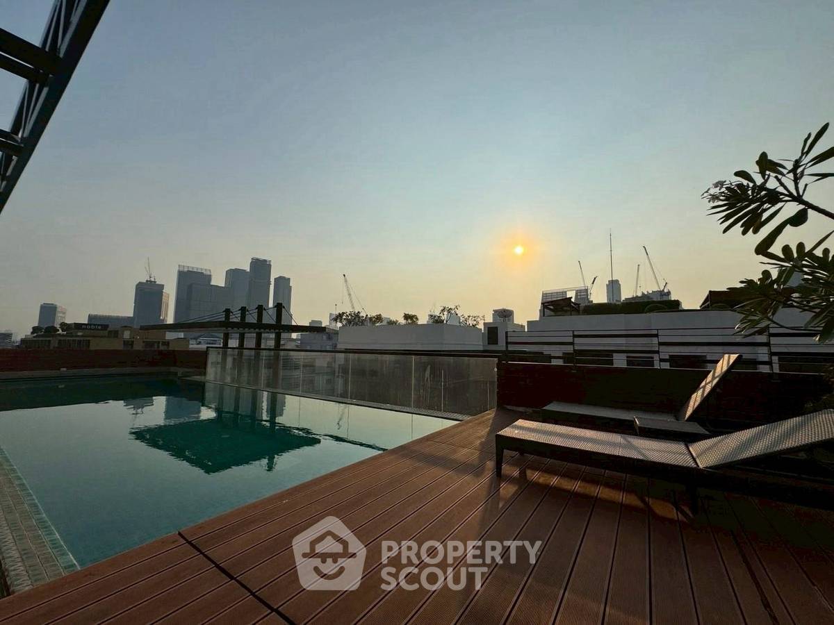 picture 1-BR Condo at Socio Ruamrudee near BTS Nana (ID 2971274) - 7/17