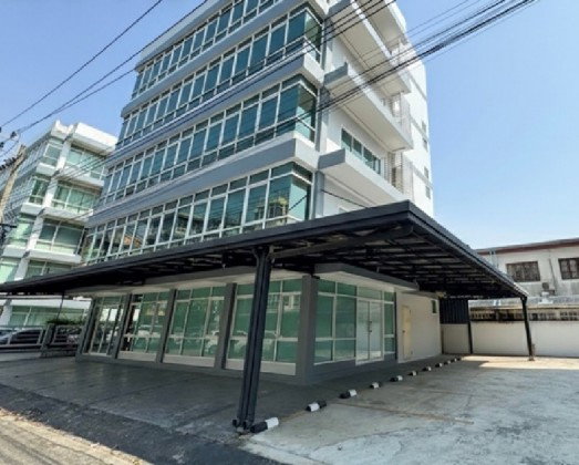 รูป ให้เช่าอาคารสำนักงาน 5 ชั้น ใกล้ เลียบด่วน รามอินทรา / ทำเล ซอยนวลจันทร์ / แอร์ฝั่งฝ้า 5 เครื่อง / ที่จอดรถ 18 คัน / เหมาะเป็นสำนักงาน จดบริษัทได้ - รูปที่ 2/19