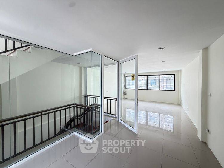 รูป ทาวน์เฮ้าส์ 3-ห้องนอน ใน ปากเกร็ด (ID 2972222) - รูปที่ 4/7