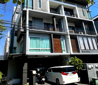 เช่าโฮมออฟฟิศ ทาวน์ อิน ทาวน์ : ให้เช่าอาคาร / Home Office 4 ชั้น / ทำเล พระราม 9 เหม่งจ๋าย / โครงการ บี สแควร์ B Square พระราม 9 เหม่งจ๋าย /   เหมาะเป็นสำนักงาน จดบริษัทได้