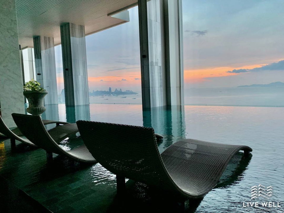 picture For sale The Riviera Wongmat Beach Corner Room - 31/34