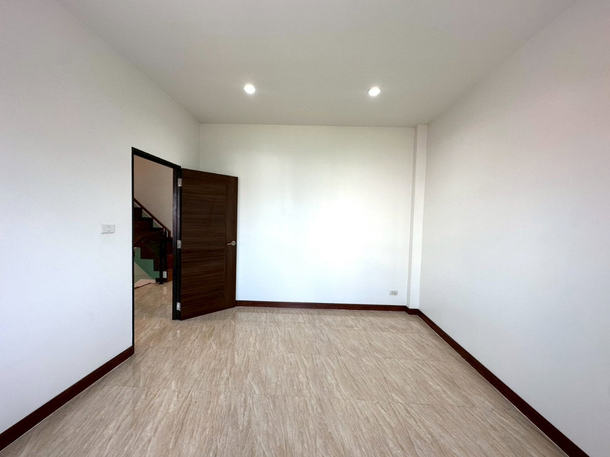 รูป ขายบ้านเดี่ยว ดอนเมือง โกสุมรวมใจ 35 หลังใหญ่ 60 ตร.ว. ใกล้รถไฟฟ้า - รูปที่ 17/28