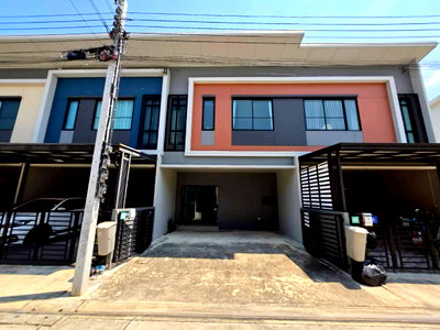 Townhouses for sale : ⭐✨ TH-008 Townhome for Sale – Siri Place Bangyai ✨⭐