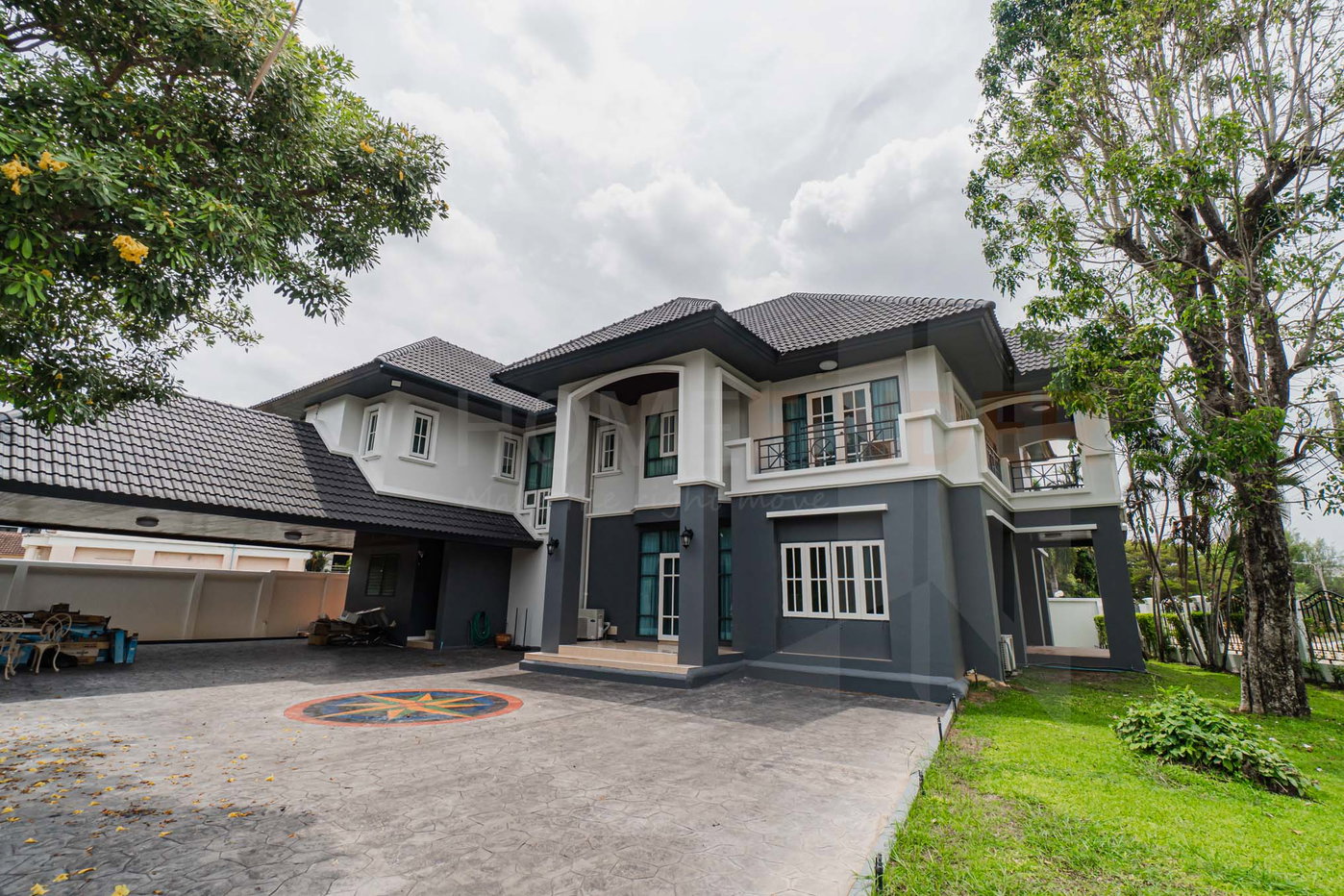 picture Windmill Park 5 bedrooms, for rent - 51/104