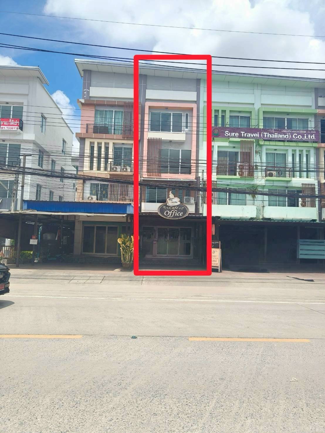 อาคารพาณิชย์ 4 ชั้น ทำเลทอง ติดถนนพัฒนาชนบท4 ลาดกระบังซอย 1 ใกล้สนามบินสุวรรณภูมิ แอร์พอร์ตลิงค์