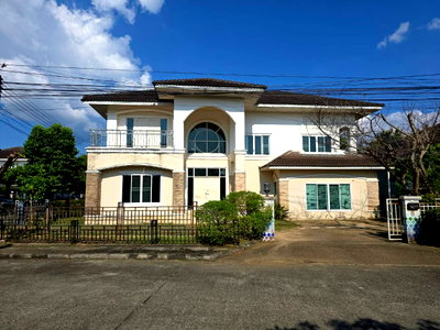 บ้านเดี่ยว รพ.เทพปัญญา : ขายบ้านในโครงการ หมู่บ้าน เอ็มเพอเร่อร์ 2 เมืองเชียงใหม่ ถนนวงแหวนรอบ 2 เดินไปโลตัสรวมโชคได้ (H469) T.0946511456
