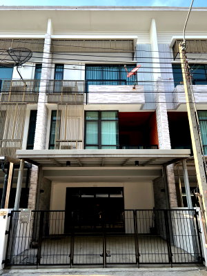 โฮมออฟฟิศ เซ็นทรัล พลาซ่า บางนา : 🏠 (งดนายหน้า เจ้าของขายเอง) ขาย โฮมออฟฟิศ / ทาวน์โฮม 3 ชั้น | Plex Bangna บางนาตราด กม.5