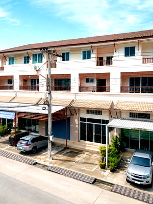 เช่าอาคารพาณิชย์ สมุทรปราการ : APL สุวรรณภูมิ กิ่งแก้ว10-18 เมกะ บางนา 4กม. อาคารพาณิชย์ 3.5 ชั้น 23ตร.วา.353ตร.ม. ไทย-จีน 3.5 กม. 3 นอน 3 น้ำ ถ.บางนา-ตราด