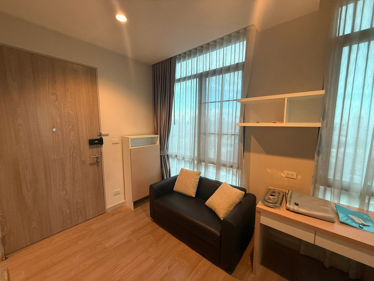 picture ( Sell ) 1 bed room corner room high floor close to victory monument station - 2/7