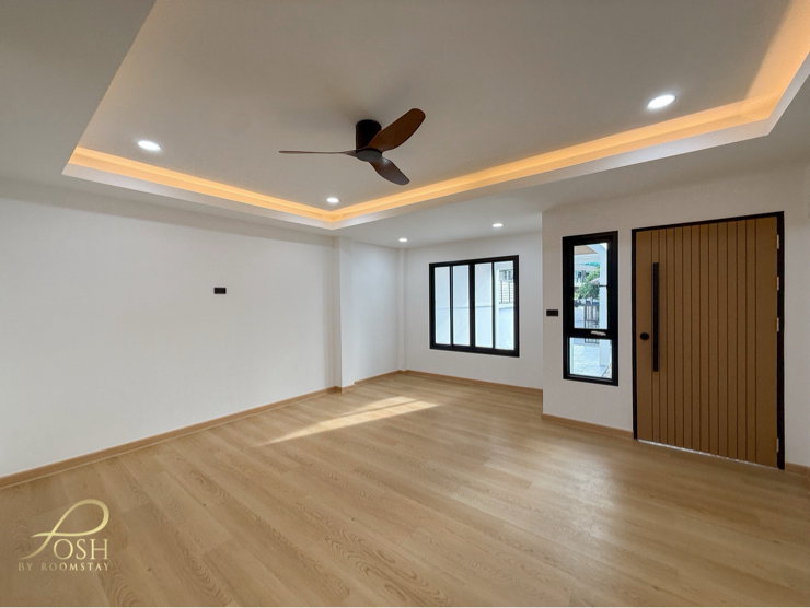 รูป บ้าน2ชั้น รีโนเวทใหม่ ทำเลวิชิต ซอยก้าวหน้า1 ในสไตล์โมเดิร์นอบอุ่น ที่ผสมผสานงานตกแต่งโทนไม้ได้อย่างลงตัว มาพร้อมระเบียงกว้าง 3ห้องนอน  - รูปที่ 23/27