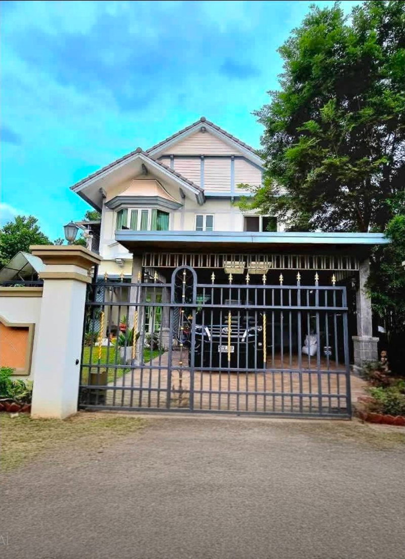 Houses for sale : Lattdarom Watcharaphon Phase 3, Watcharaphon Road, 4 Bedrooms|3 Bathrooms|2 Parking lots Size 108 Sq.Wah 250 Sqm.(Usable Area) Jet 089-987-2251