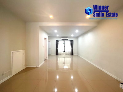 Home office for rent MRT Si Iam  : For Rent : Plex Bangna Townhome, 3 Stories, 190 sq.m., Main Road
