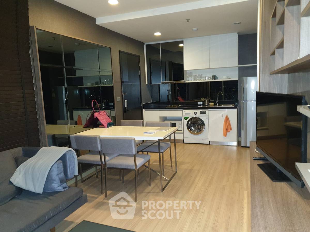 picture 1-BR Condo at Sky Walk Residences near BTS Phra Khanong (ID 2393336) - 2/6