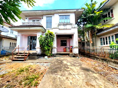 Houses for sale Bangkok : Large 2-story detached house in Chaiyapruek Village, Rama 2 - Bang Khun Thian area.