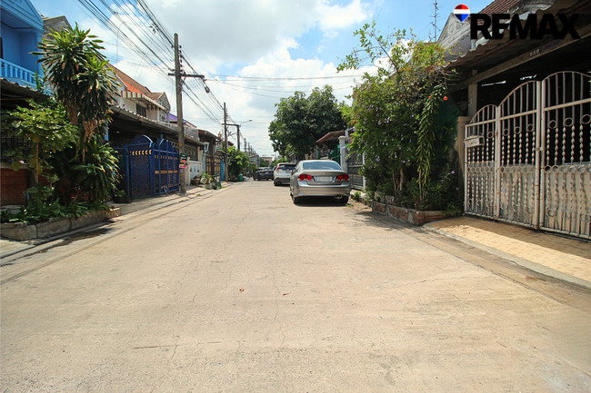 รูป ขาย บ้านแฝด กัลปพฤกษ์ หมู่บ้านอินทราวิลล่า ใหญ่กว่าบ้านเดี่ยว ต่อเติมครัว คุ้ม 36 ตรว. 2.6 ล้าน - รูปที่ 14/15