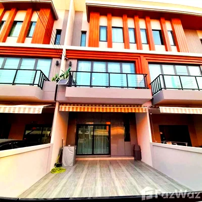Townhouses for rent Bangkok : 3 Storey Townhome For Rent At Eigen Premium Pattanakarn 6444569