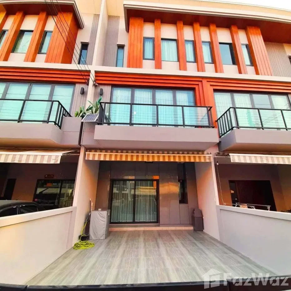 picture 3 Storey Townhome For Rent At Eigen Premium Pattanakarn 6444569 - 1/8