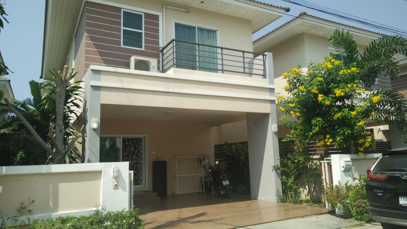 ขายบ้านแฝด : บ้านแฝด มณีรินทร์ วิลเลจหนองมน 3ห้องนอน 2ห้องน้ำ ใกล้มหาวิทายลัยบูรพา บางแสน ชลบุรี นิคม ทางด่วน บ่อวิน ศรีราชา