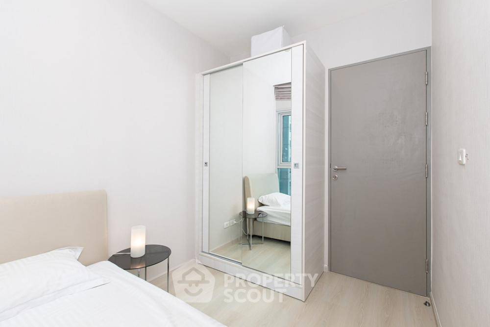 picture 2-BR 56 Sqm Condo On 28th Floor, Life Ratchadapisek, 400m To MRT Huai Khwang (ID 809032) - 5/9