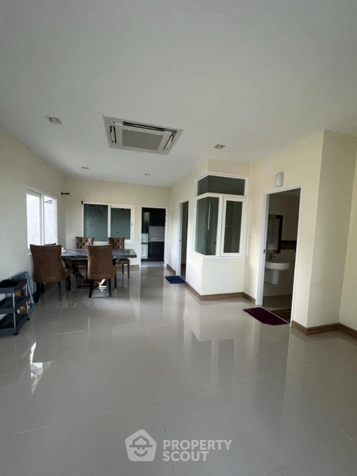 picture 4-BR Townhouse in Nong Khang Phlu (ID 1964175) - 8/34