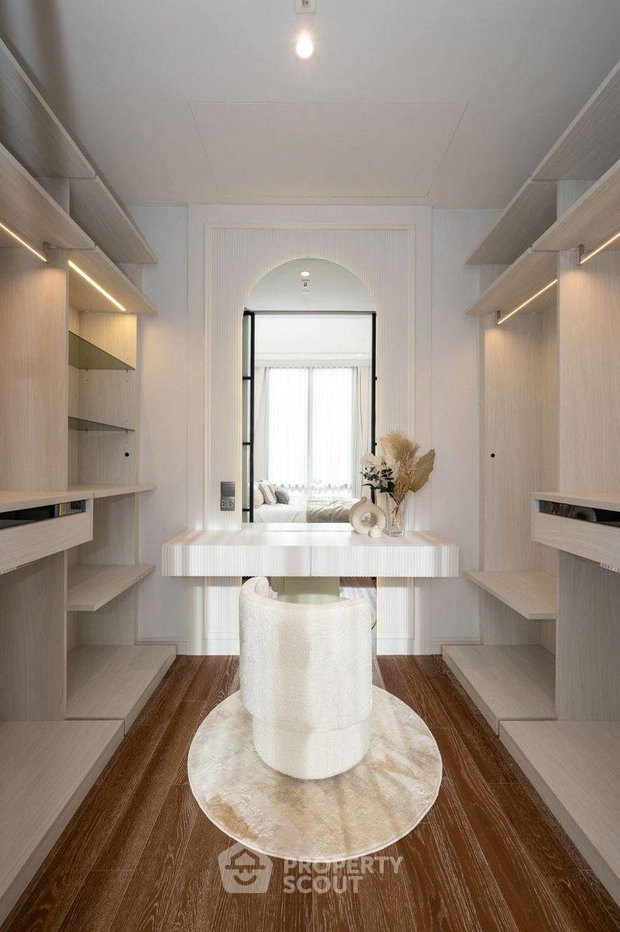 picture 3-BR Condo at Muniq Langsuan near BTS Ratchadamri (ID 2644526) - 11/28