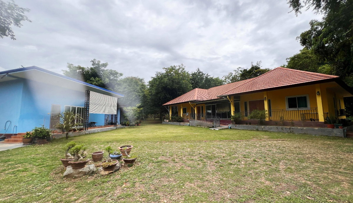 picture Private Oasis: 2 Houses with Orchard & Garden on 2-1-66 Rai in Tha Yang - 3/12