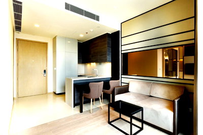 Condos for rent : ST615/RentTHE ESSE Asoke, 32nd floor (44 sq m.), north side, block view. Luxuriously decorated with built-ins, 2 TVs, in the heart of Asoke.