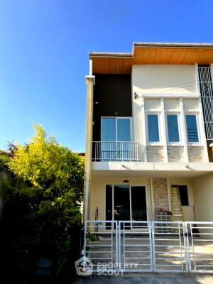 Townhouses for sale ม.เอเชียอาคเนย์ : 4-BR Townhouse in Nong Khang Phlu (ID 1964175)