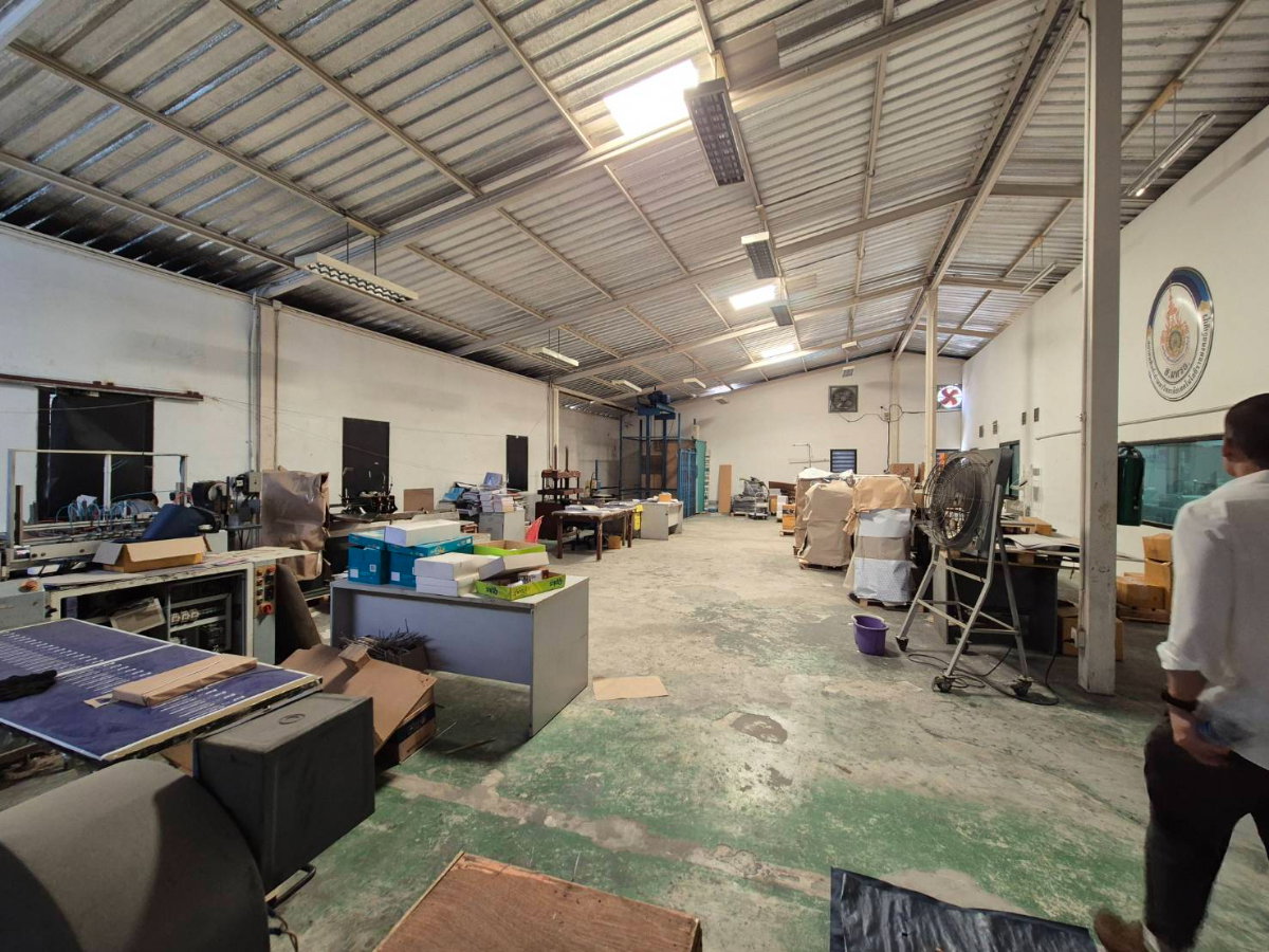 picture Warehouse near government complex Chaengwattana road - 16/17