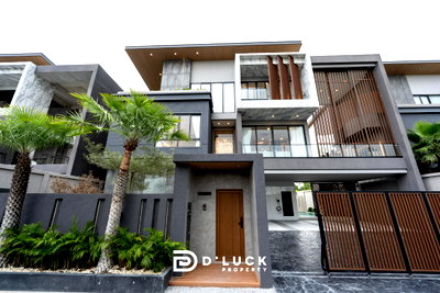 Houses for sale Bang Lamung Chonburi : Ultra-Luxury 3-Storey Pool Villa for Sale in Pattaya – Huai Yai | Ready to Move In