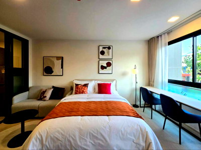 ขายคอนโด : ​🎀 ตกแต่งครบครันแบบ Fully Furnished สไตล์โมเดิร์น ยื่นกู้แล้วหิ้วกระเป๋าเข้าอยู่ได้เลยที่ dcondo vivid รังสิต เริ่มต้น 1.79 ล้าน* 📞 โทร. 065-4496399