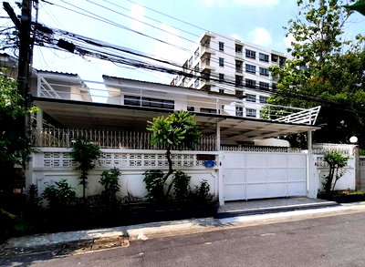 เช่าบ้านเดี่ยว ฟอร์จูนทาวน์ : MHR158 เช่าบ้านเดี่ยว ห้วยขวาง ประชาราษฎร์บำเพ็ญ 24 เนื้อที่ 77 ตารางวา ใกล้ MRT ห้วยขวาง 1 กิโลเมตร จอดรถได้สูงสุด 6 คัน