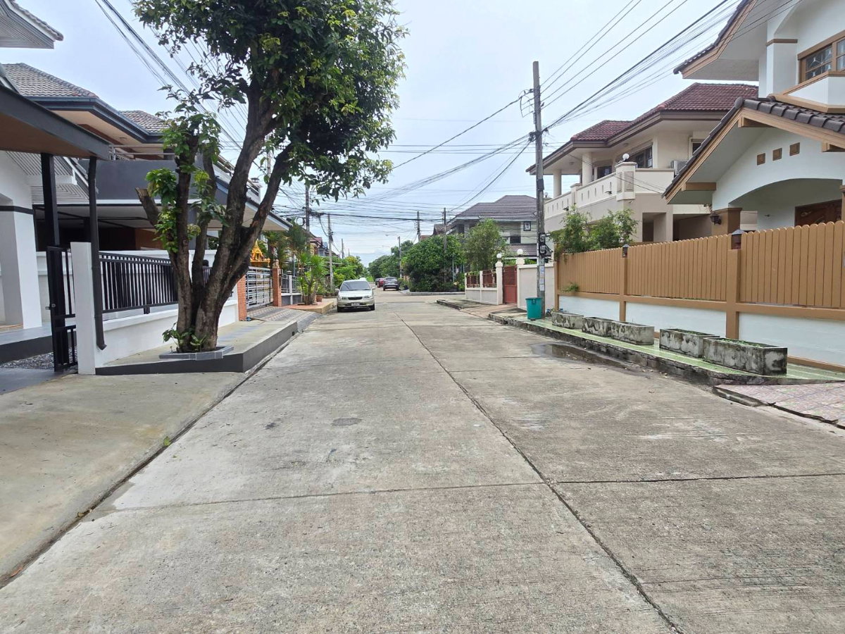รูป บ้านเดี่ยว2ชั้น ตกแต่งรีโนเวทใหม่ หมู่บ้านฟลอร่าวิลล์ โซนทิวลิป4 ถนนสุวินทวงศ์38 กว้างขวาง แต่งสวย เฟอร์นิเจอร์พร้อม ทำเลดี - รูปที่ 6/36