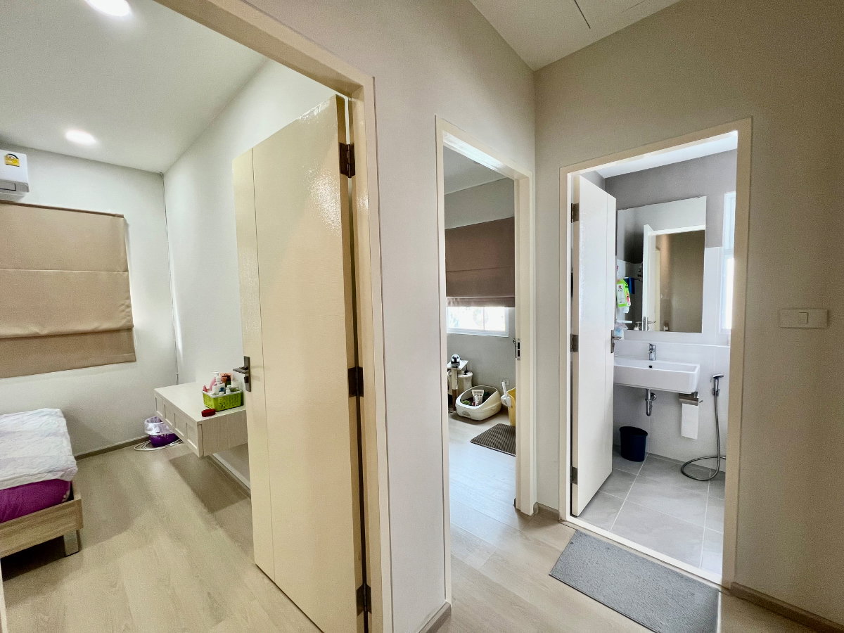 รูป ขายด่วน Townhome 2 ชั้น Indy Westgate | บ้านสวย ตกแต่งครบ Built-in ทั้งหลัง | ทำเลคลองบางไผ่–บางบัวทอง ใกล้ MRT คลองบางไผ่ - รูปที่ 16/33