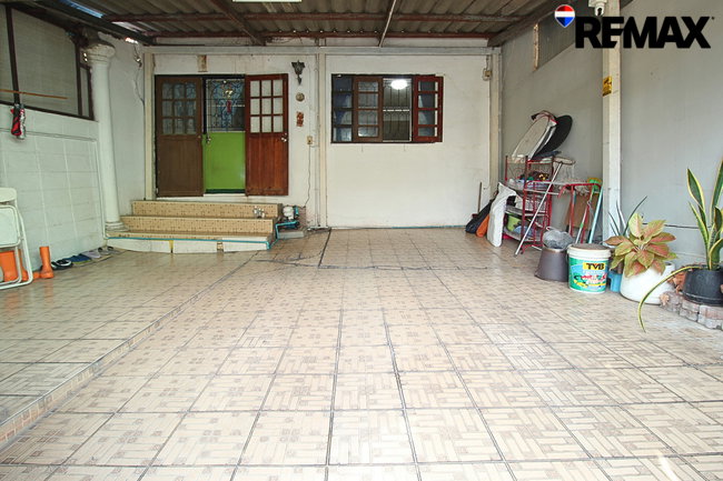 รูป ขาย บ้านแฝด กัลปพฤกษ์ หมู่บ้านอินทราวิลล่า ใหญ่กว่าบ้านเดี่ยว ต่อเติมครัว คุ้ม 36 ตรว. 2.6 ล้าน - รูปที่ 3/15