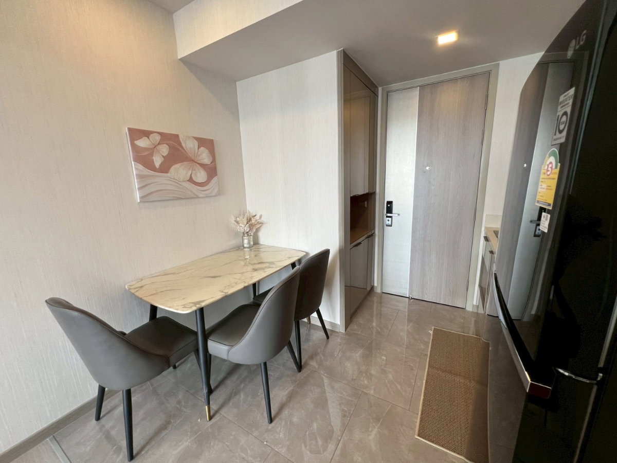 picture Fully furnished 2 bedrooms, 2 bathrooms condo for sale with a floorsize of 57 squaremeters - 9/17