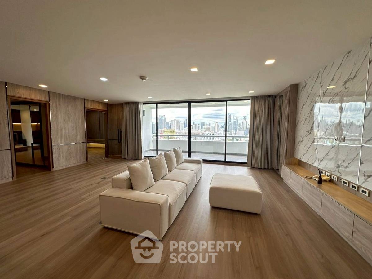 picture 3-BR Condo at Somkid Gardens Condominium near BTS Chit Lom (ID 2973984) - 3/19